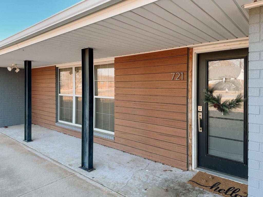 721 N Marion AVE, Hinton, OK 73047