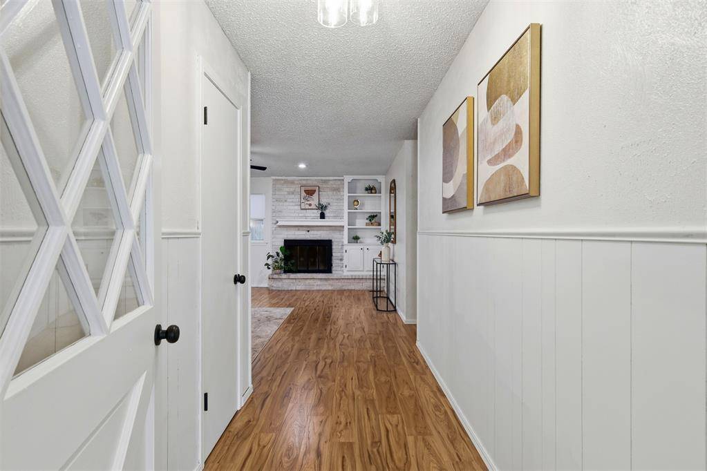 913 W Churchill WAY, Mustang, OK 73064