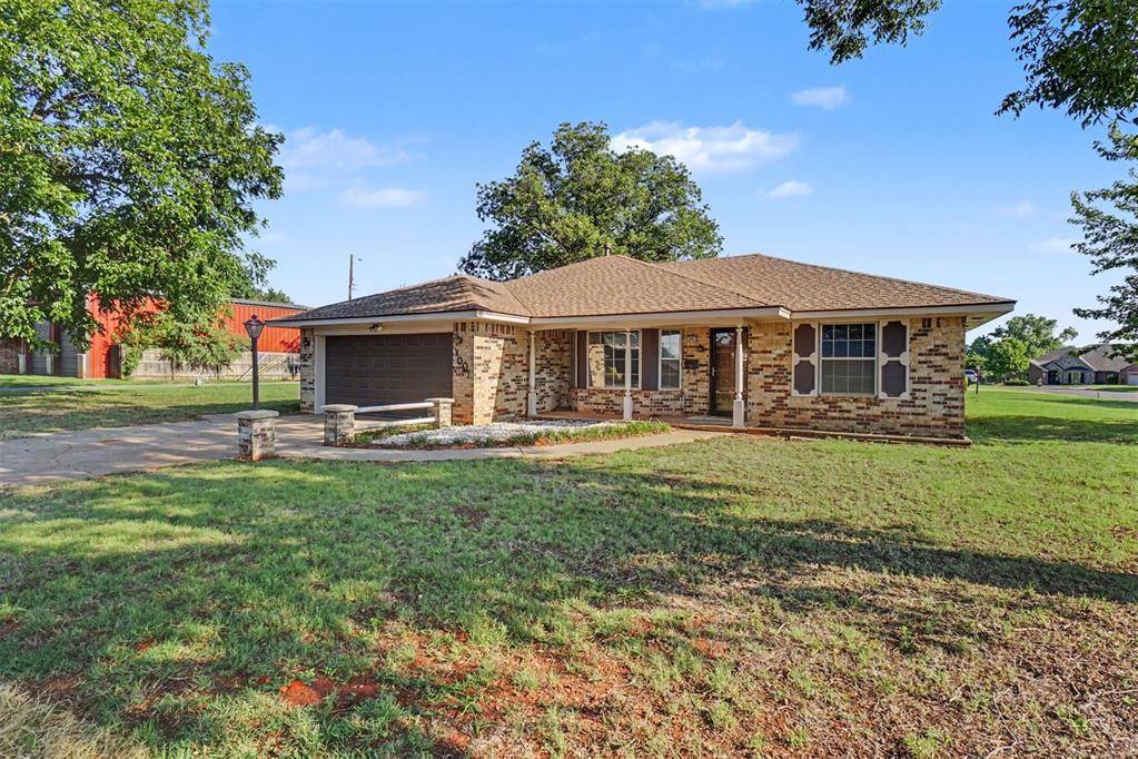 1001 W E AVE, Elk City, OK 73644