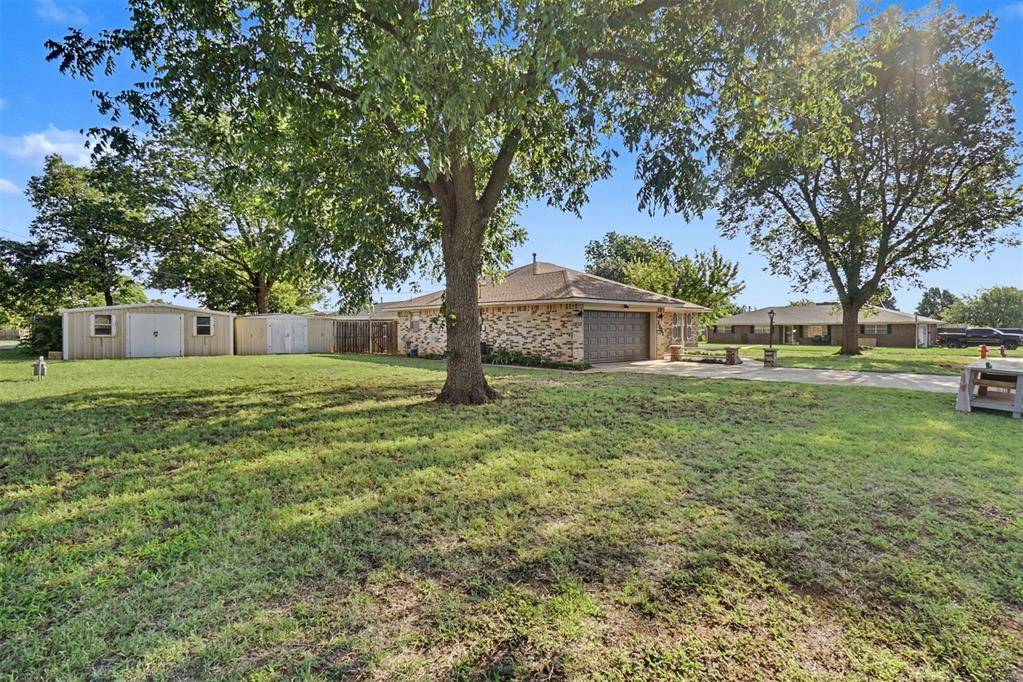 1001 W E AVE, Elk City, OK 73644