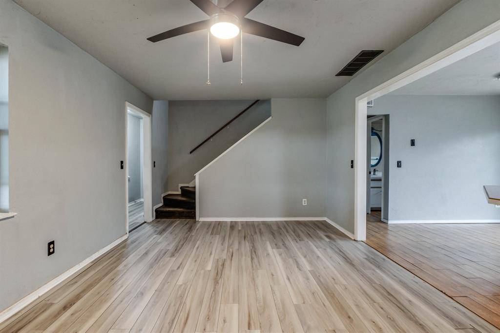 214 Del Mar DR, Yukon, OK 73099