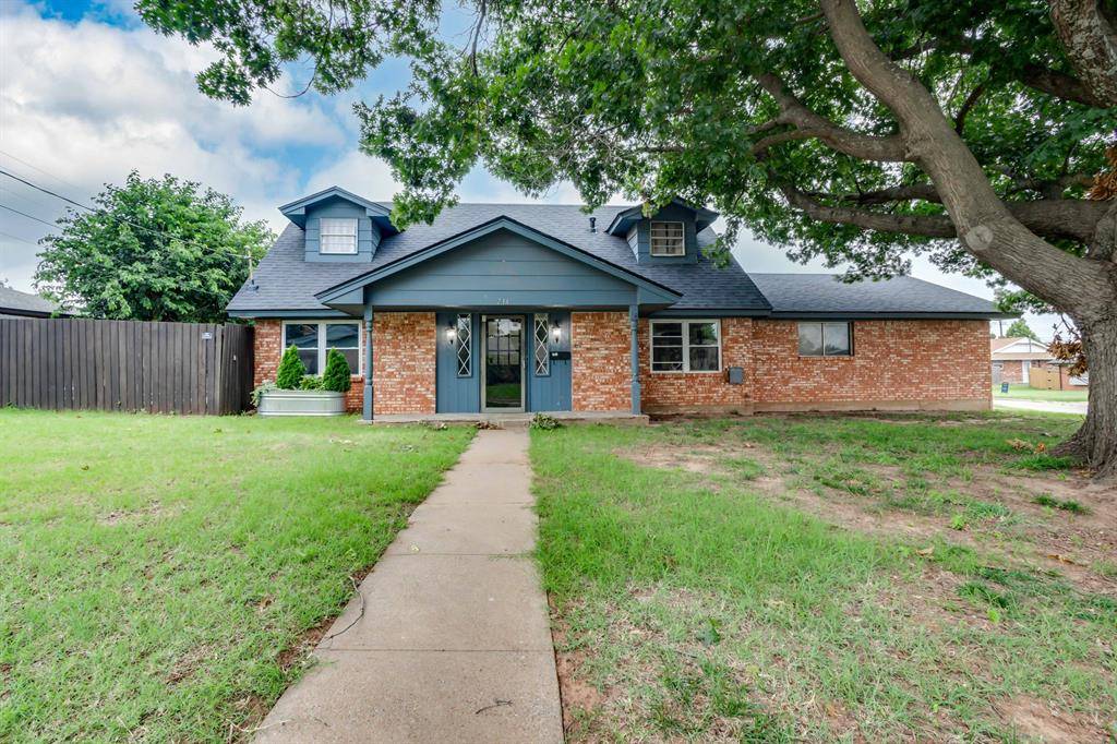 214 Del Mar DR, Yukon, OK 73099