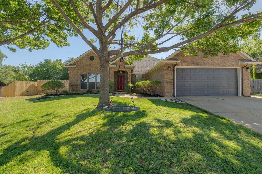 301 Whitman CT, Edmond, OK 73003