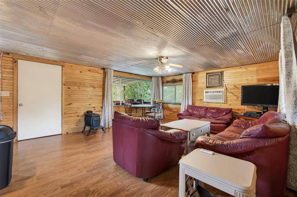 21360 E Tenth ST, Hinton, OK 73064
