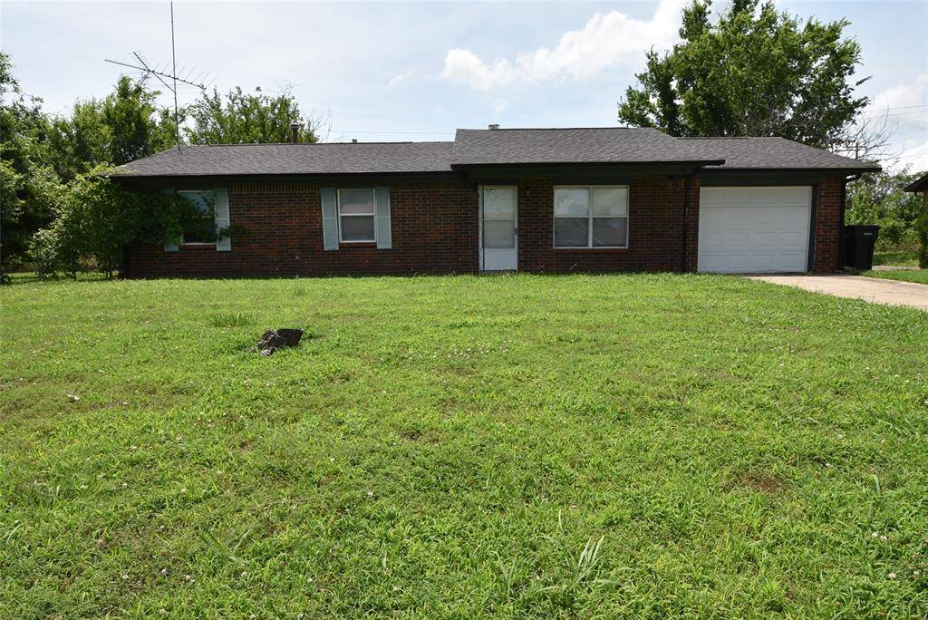 930 N Alex Noon ST, Wetumka, OK 74883