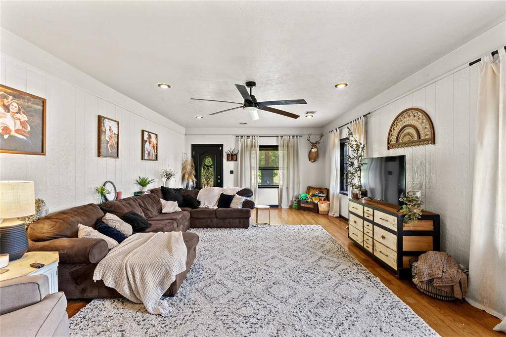 621 N 2nd ST, Okeene, OK 73763
