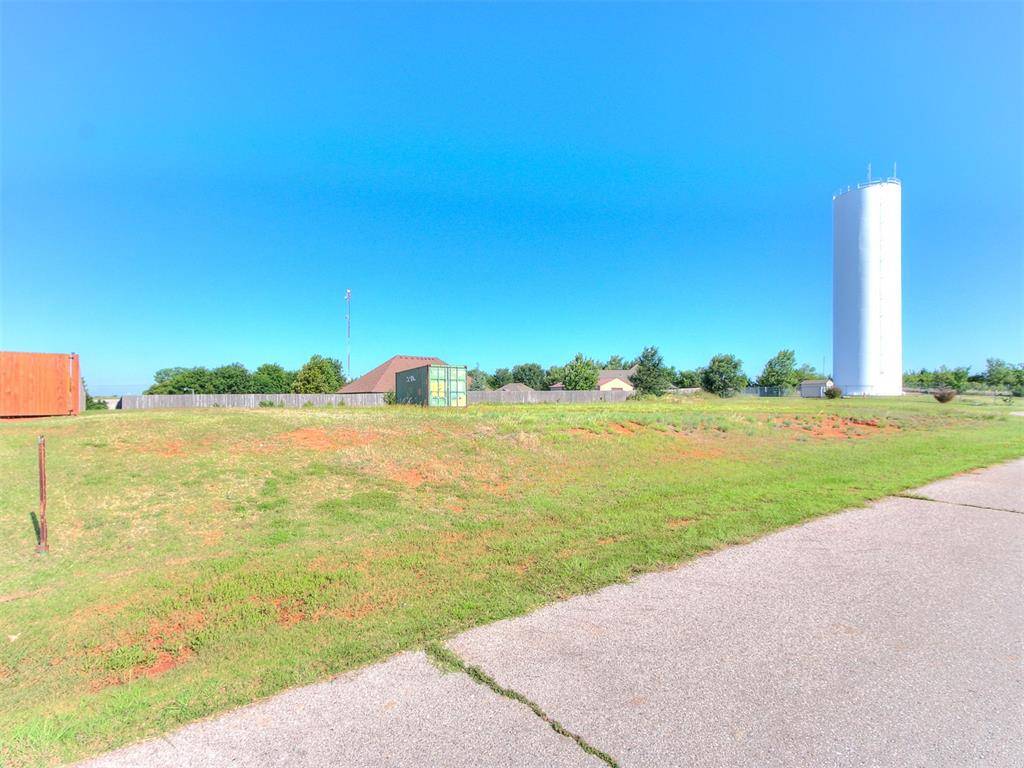 3689 Merlin CT, Newcastle, OK 73065