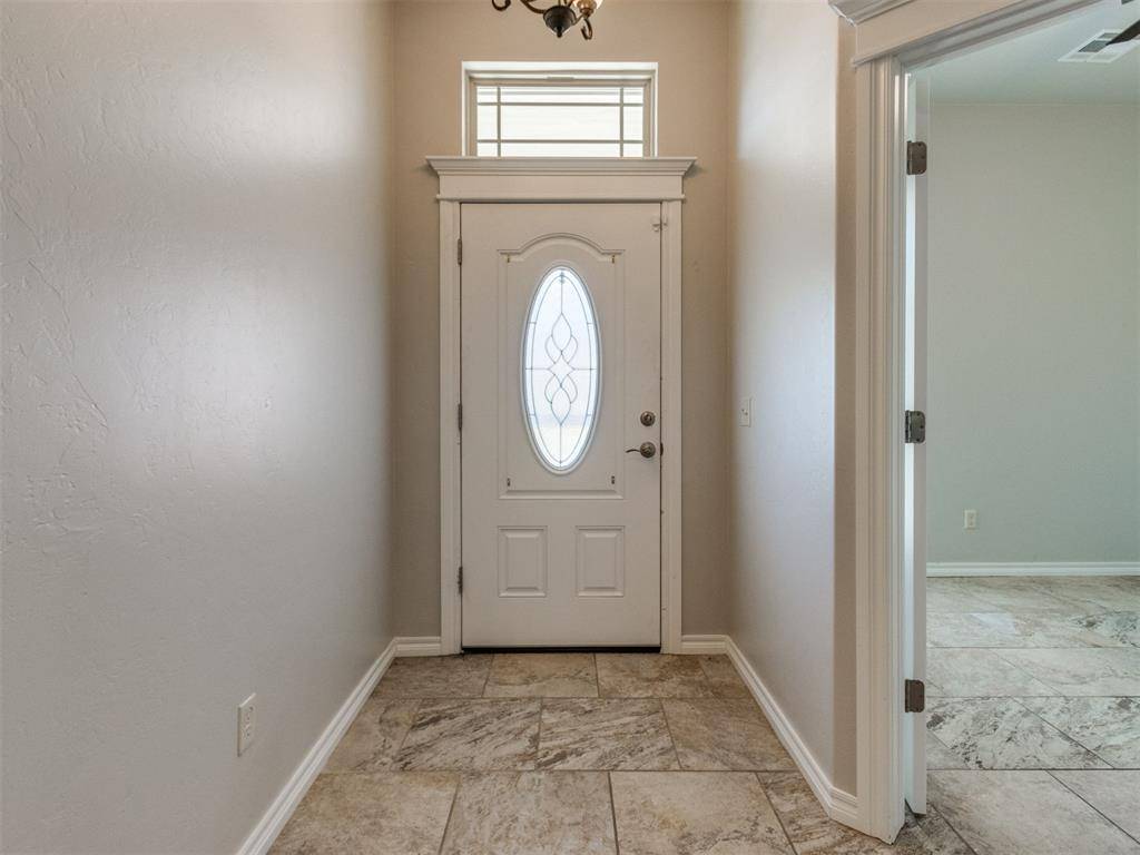 1059 Fox Run LN, Blanchard, OK 73010