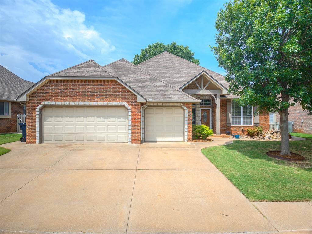 16609 Village Garden DR, Edmond, OK 73012