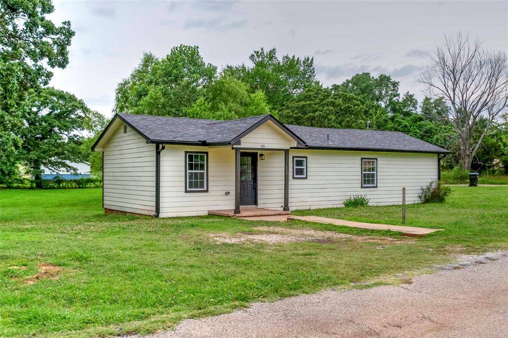 105 S Broadway, Davenport, OK 74026