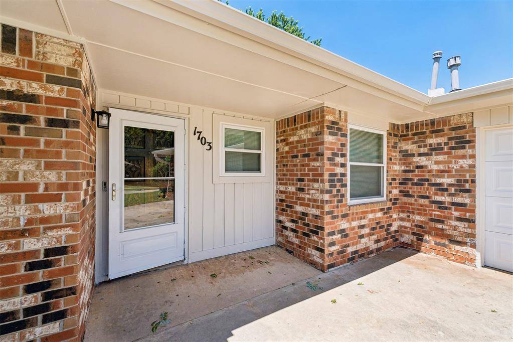 1703 Chaucer DR, Norman, OK 73069