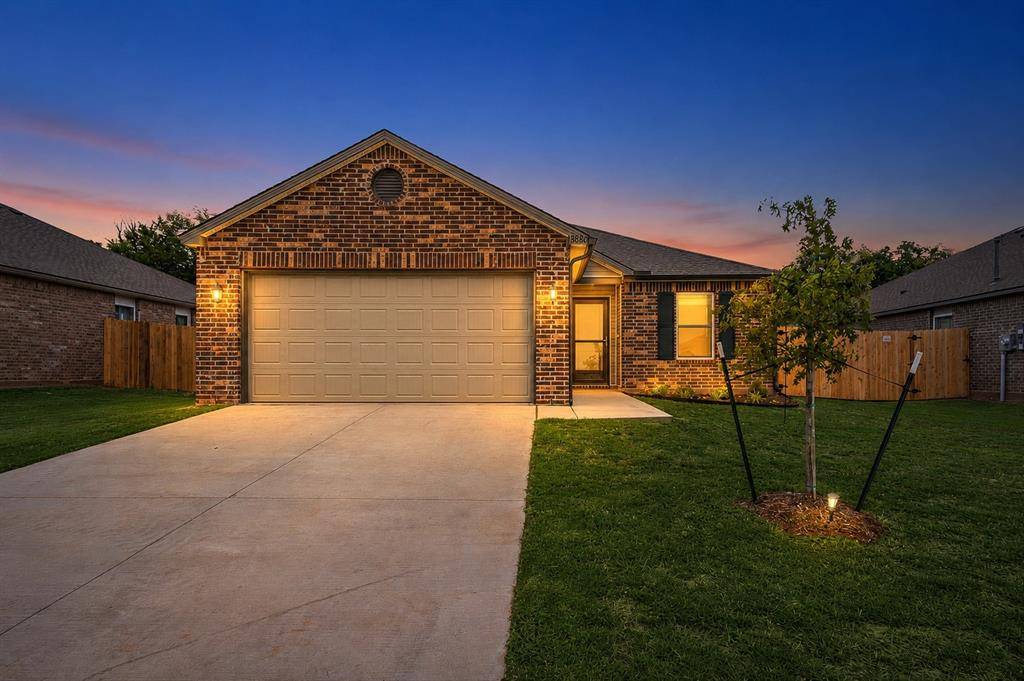 3880 Ada AVE, Harrah, OK 73045