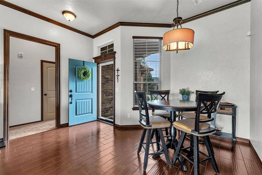 2570 Kadlan DR, El Reno, OK 73036