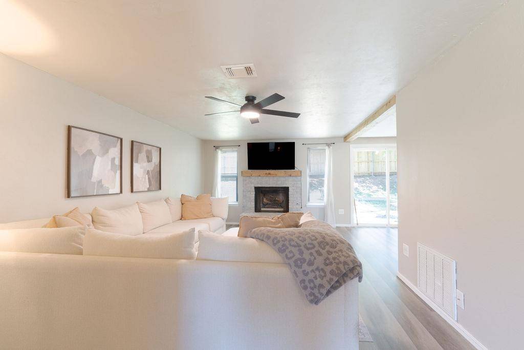 966 Castlebury Mansion, Yukon, OK 73099