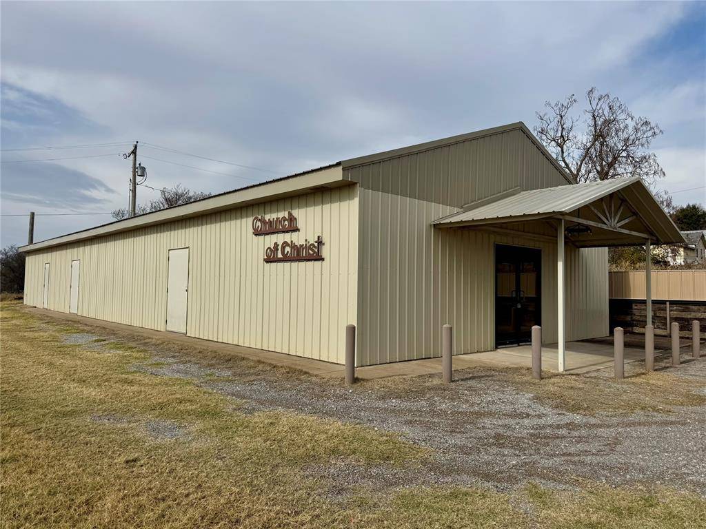 601 E 1st ST, Cement, OK 73017