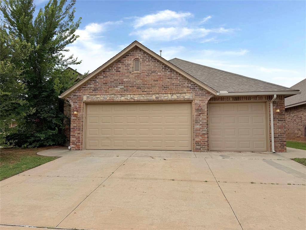 10900 SW 32nd TER, Yukon, OK 73099