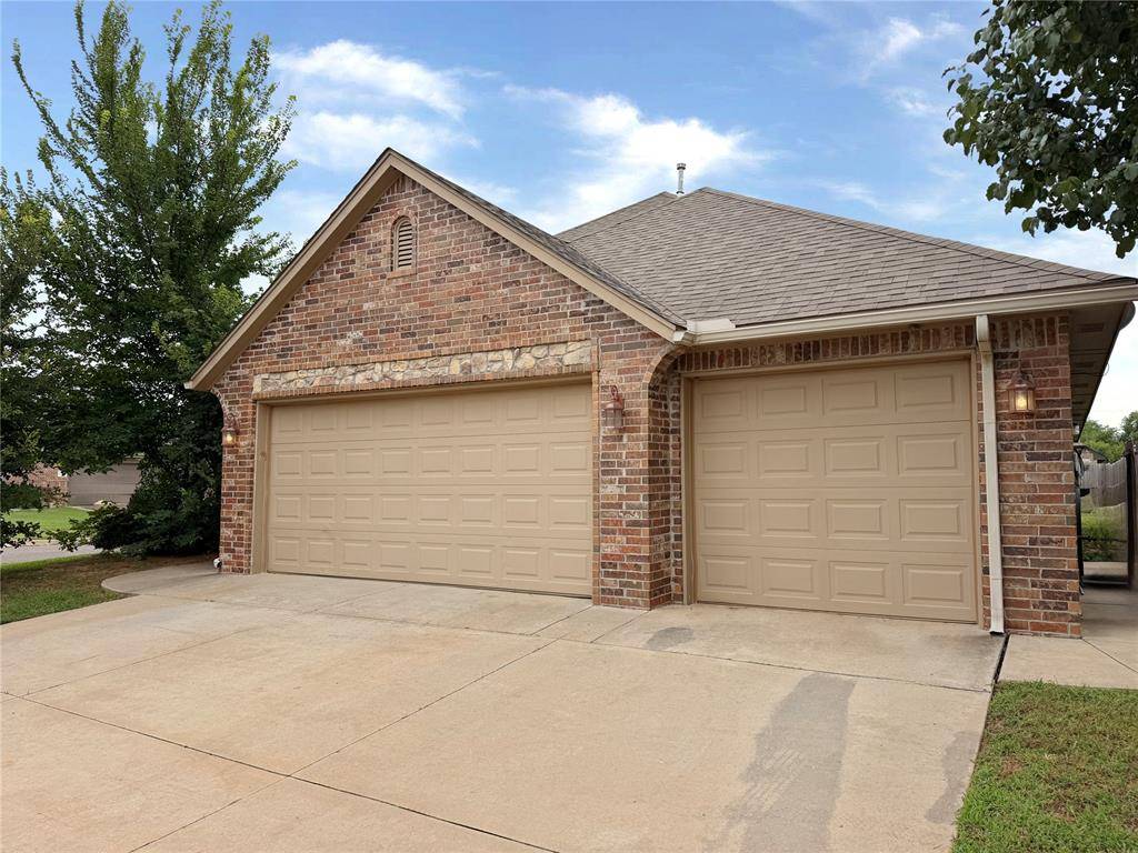 10900 SW 32nd TER, Yukon, OK 73099