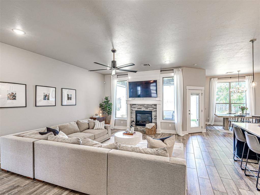 15605 Capri LN, Edmond, OK 73013