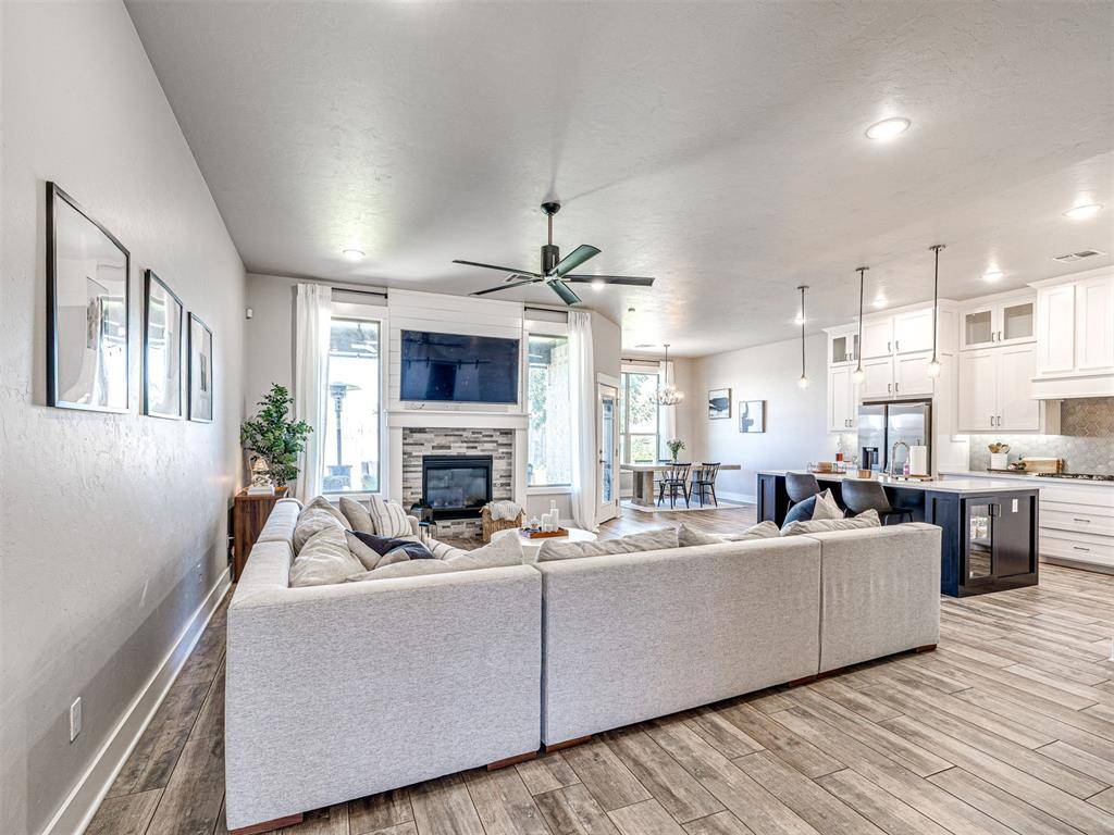 15605 Capri LN, Edmond, OK 73013