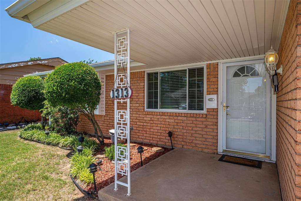 1313 Regency BLVD, Moore, OK 73160