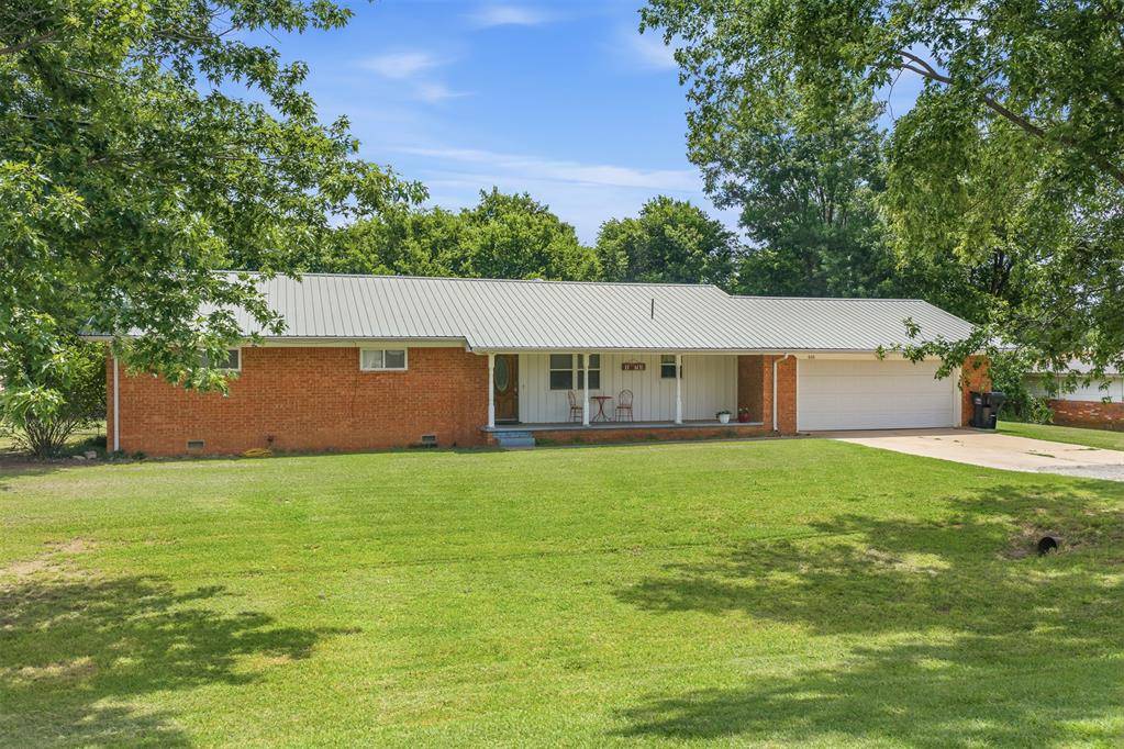 602 N Main ST, Elmore City, OK 73433