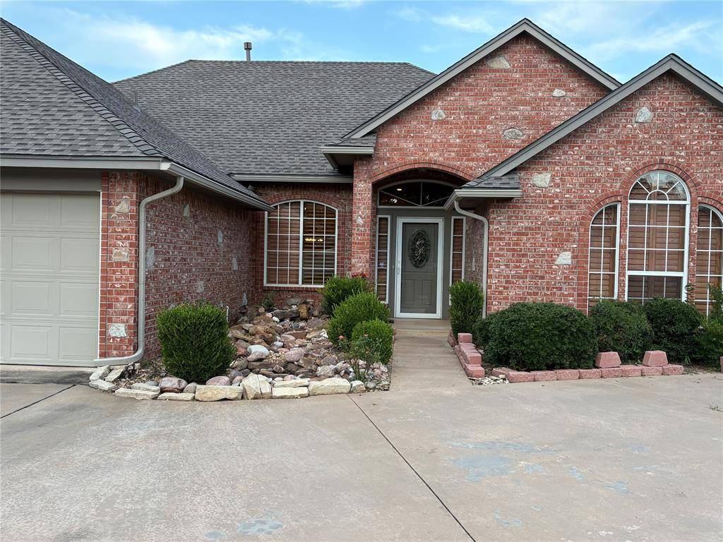5612 Holly Brooke LN, Oklahoma City, OK 73135