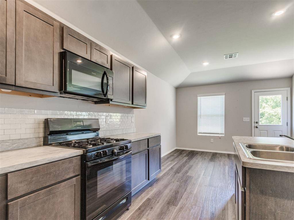 4204 Olivia ST, Mustang, OK 73064