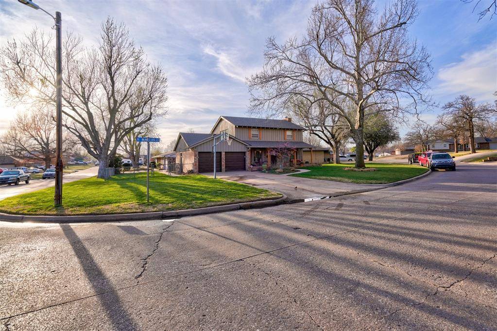 2801 N McMillan AVE, Bethany, OK 73008