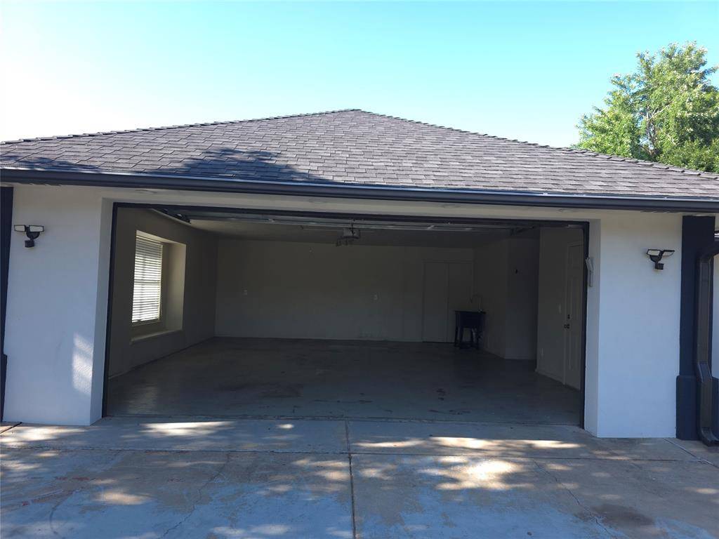 9009 Lakeaire DR, Oklahoma City, OK 73132