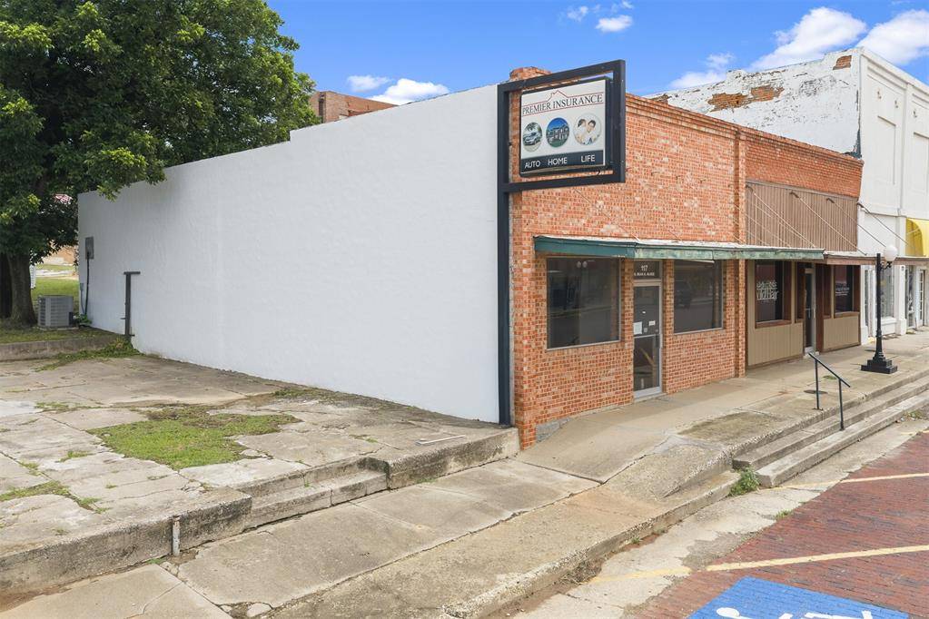 115 N Dean A McGee, Wynnewood, OK 73098