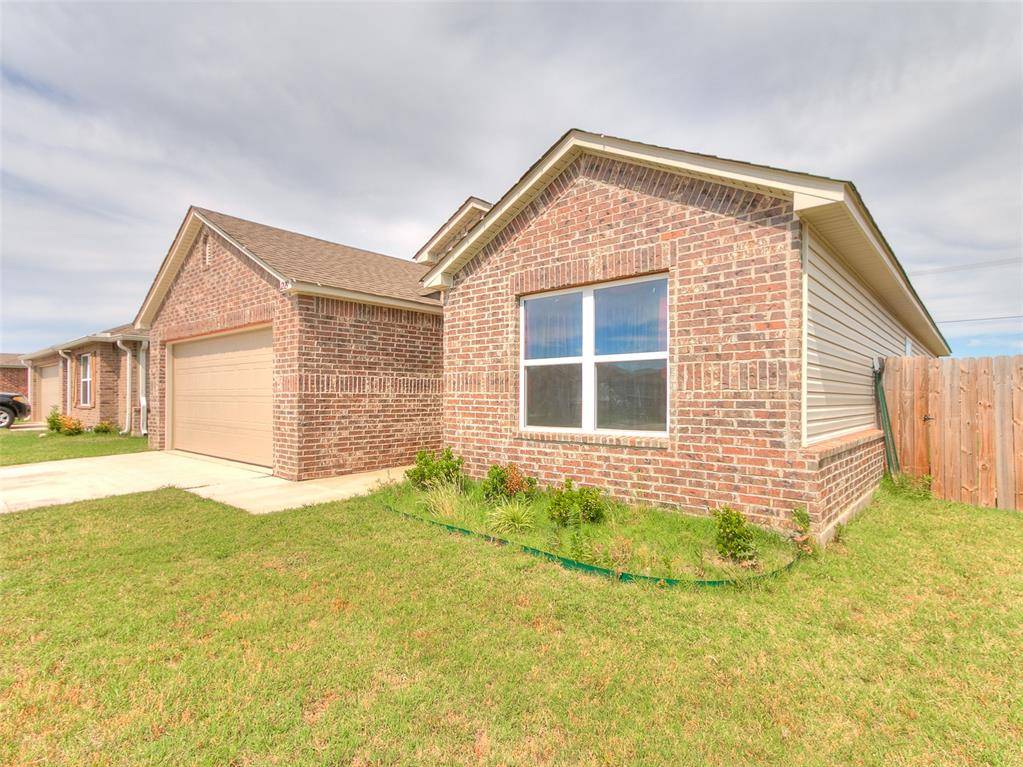 1229 Chuck Wagon DR, El Reno, OK 73036