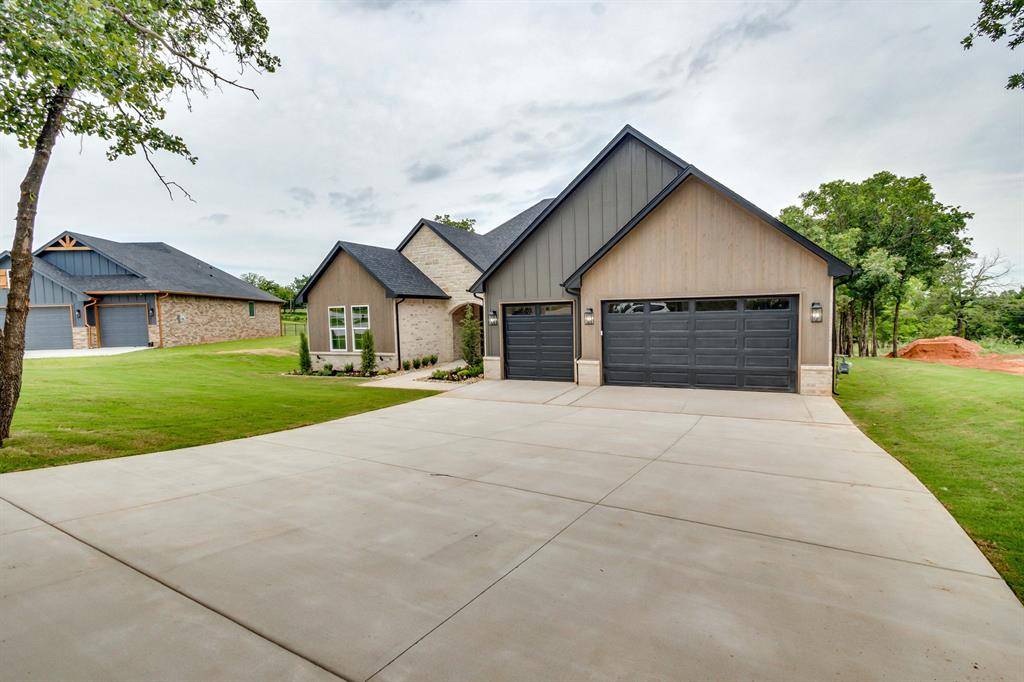3024 Road Runner CT, Guthrie, OK 73044