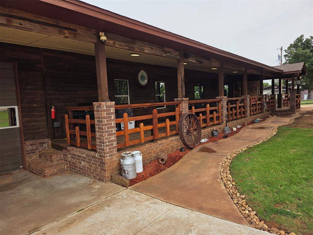 108 Woodland DR, Edmond, OK 73025