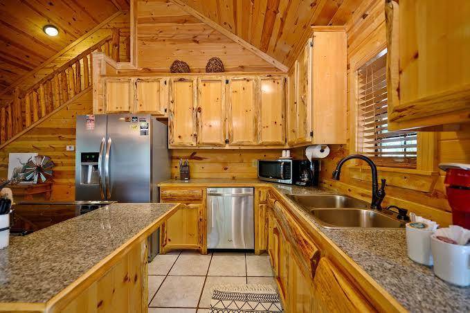 1075 Southern Hills CIR, Broken Bow, OK 74728