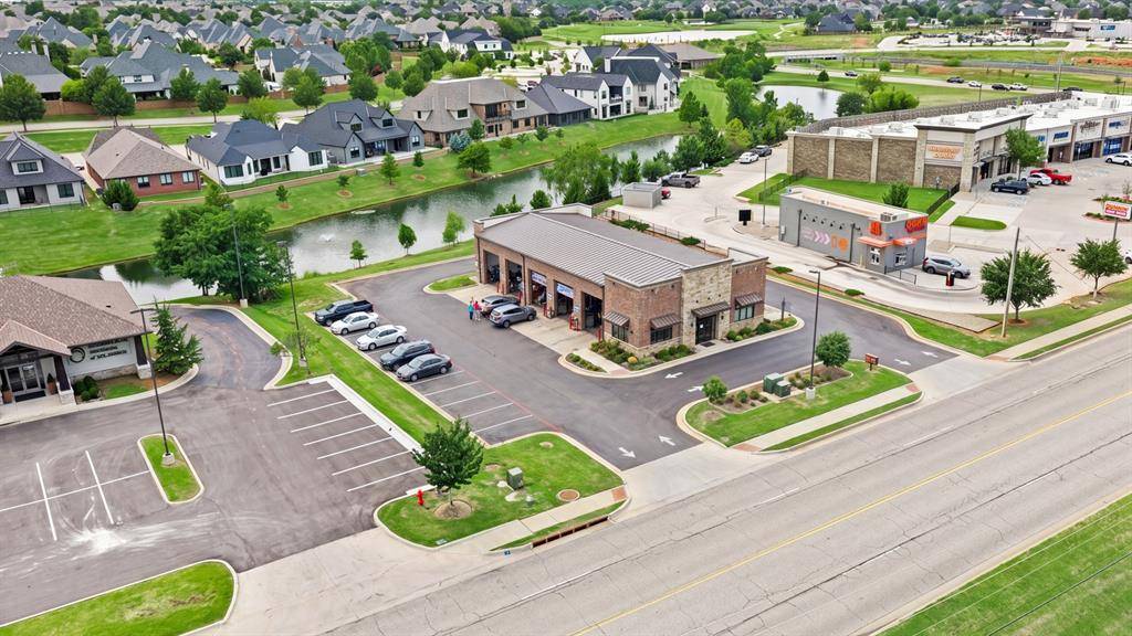 16319 N May AVE, Edmond, OK 73013