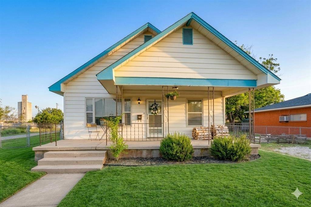 214 N Temple ST, Cordell, OK 73632