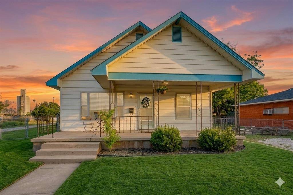 214 N Temple ST, Cordell, OK 73632