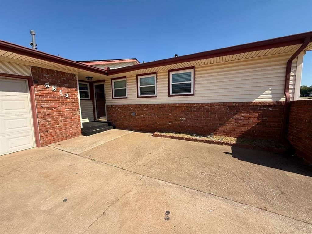 5813 NW 66th ST, Warr Acres, OK 73132