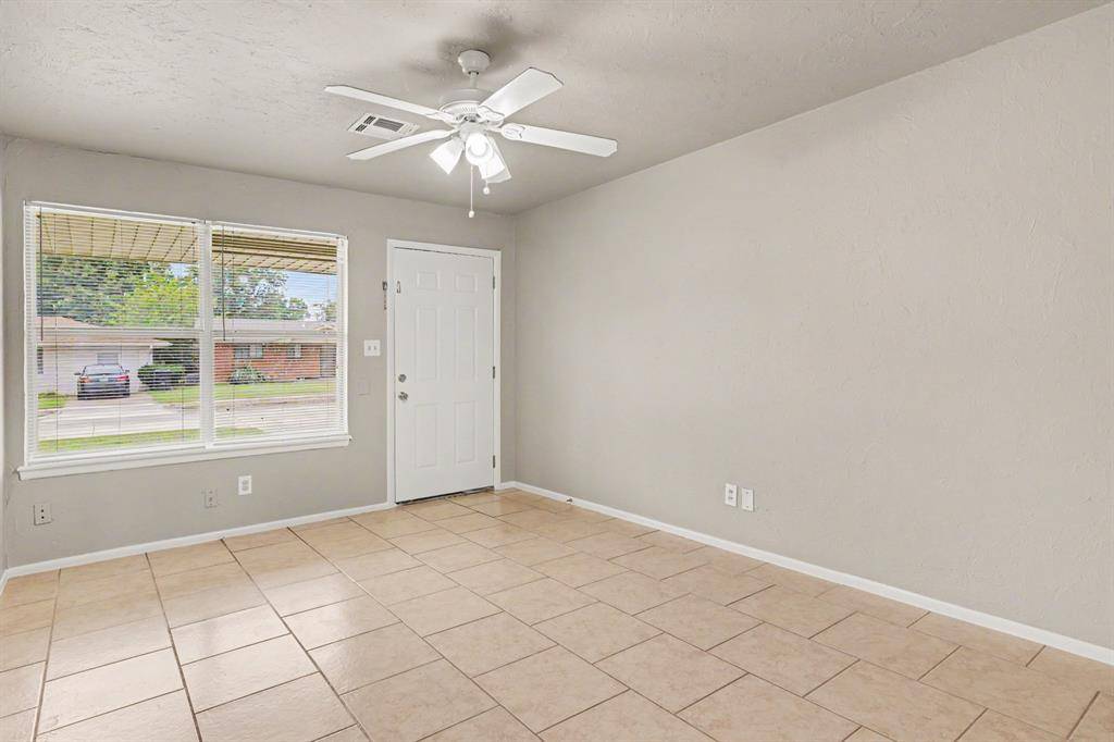 308 Arnold AVE, Moore, OK 73160