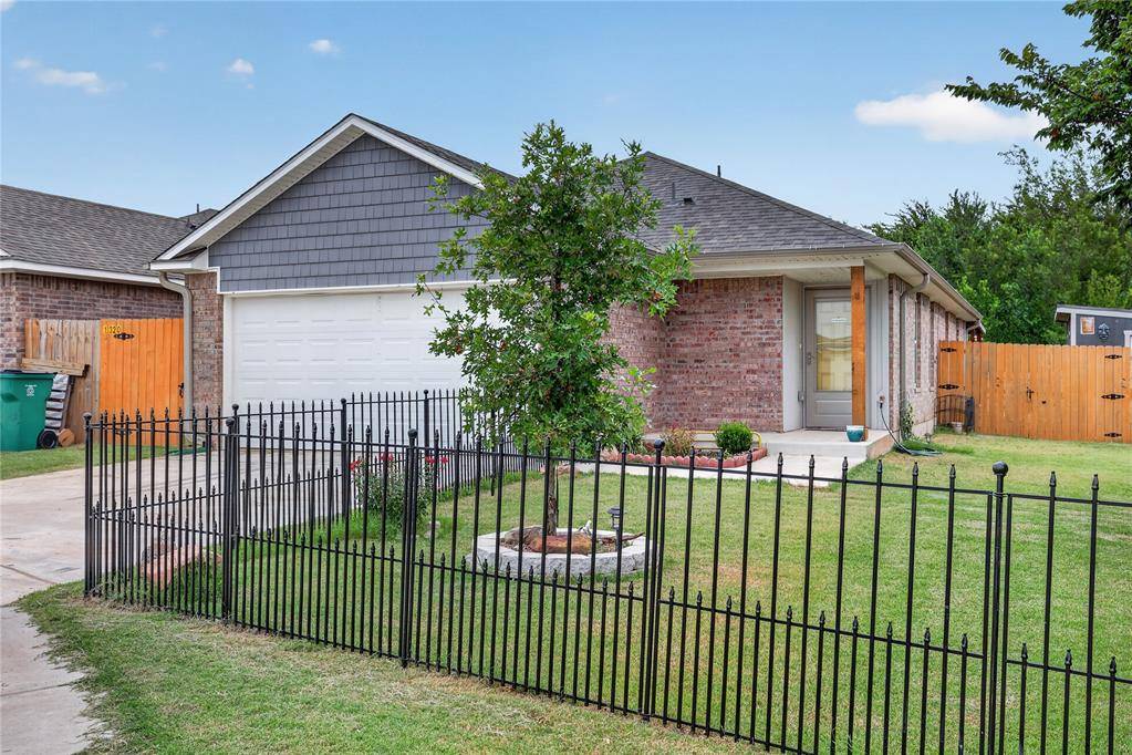 1320 Willowood CIR, Yukon, OK 73099