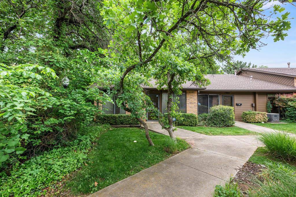 1616 E 19th ST #301, Edmond, OK 73013