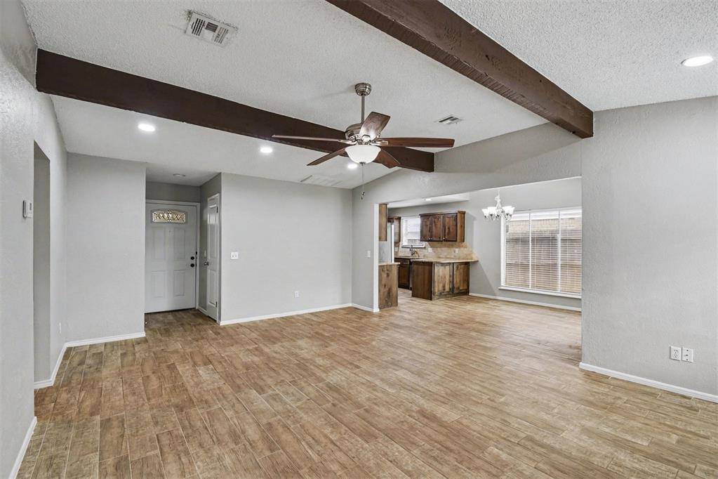 1508 W Hollyhead TER, Yukon, OK 73099