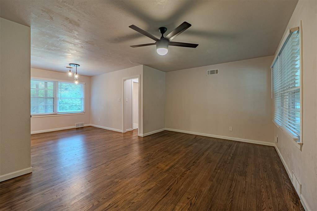 1215 Caddell LN, Norman, OK 73069
