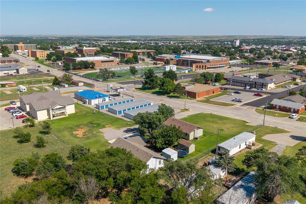 519 W Davis AVE, Weatherford, OK 73096