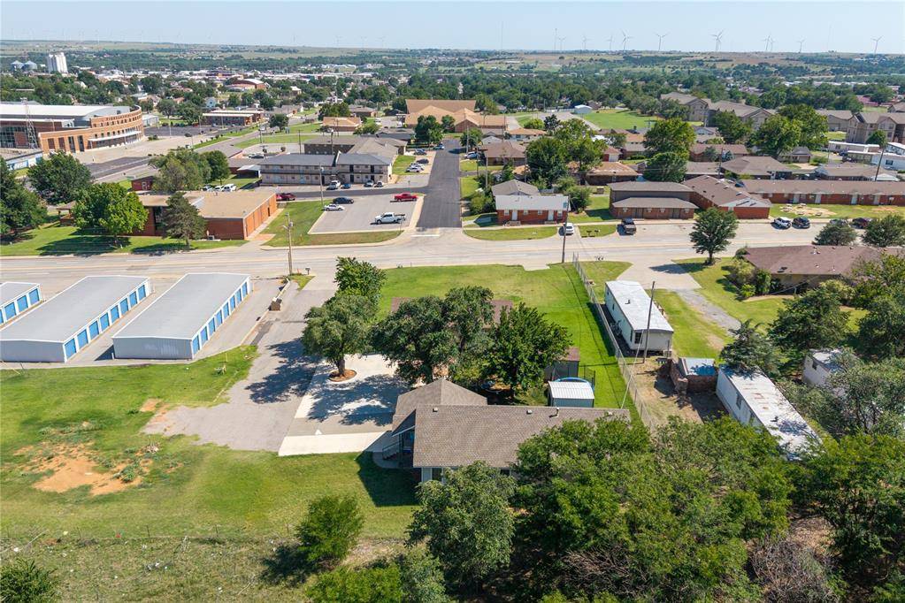 519 W Davis AVE, Weatherford, OK 73096