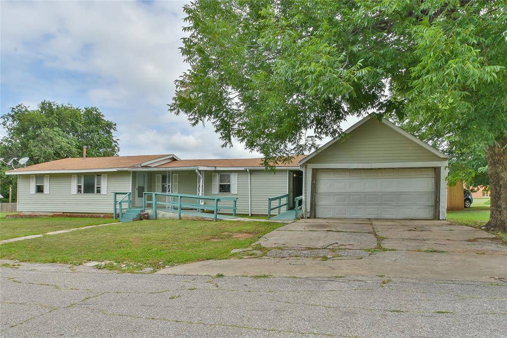 418 W Penn ST, El Reno, OK 73036