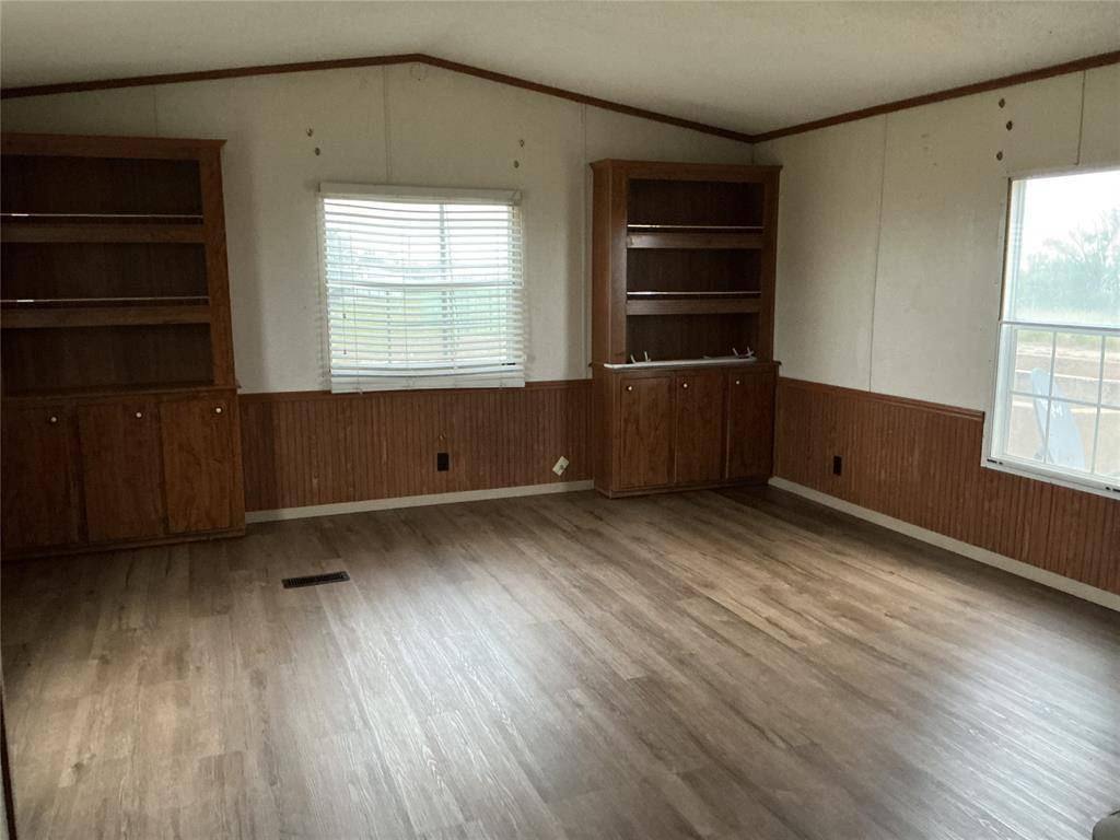 10830 N 2248 RD, Clinton, OK 73601