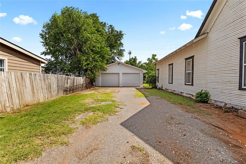 508 E Rainey AVE, Weatherford, OK 73096