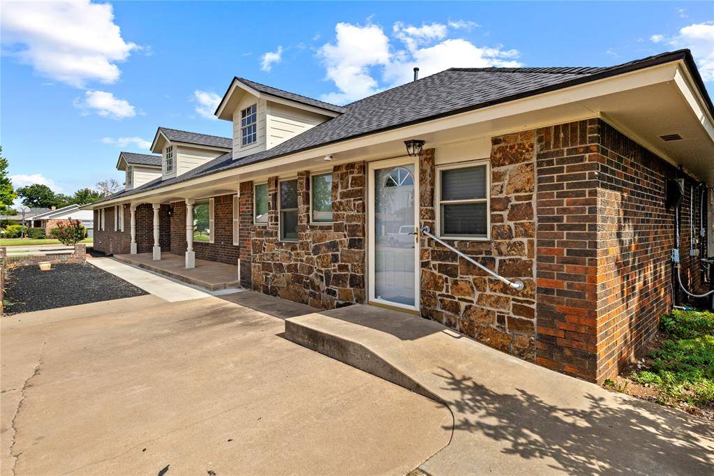 1450 Pine ST, Weatherford, OK 73096