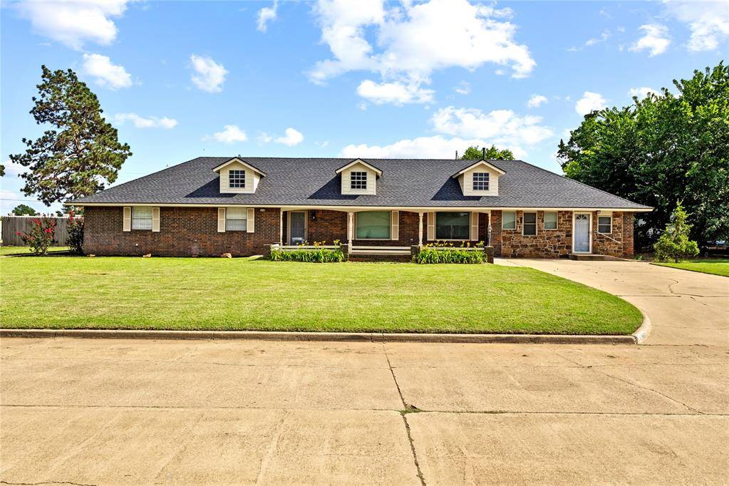 1450 Pine ST, Weatherford, OK 73096